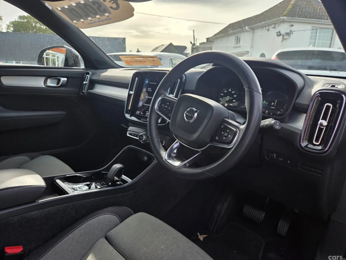 Volvo XC40 Estate, Petrol Plug-in Hybrid, 2023, Black
