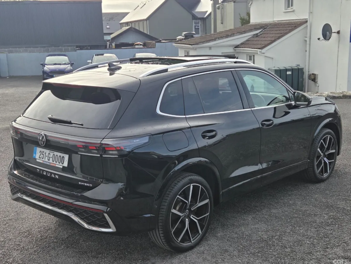 Volkswagen Tiguan Estate, Petrol Plug-in Hybrid, 2025, Black