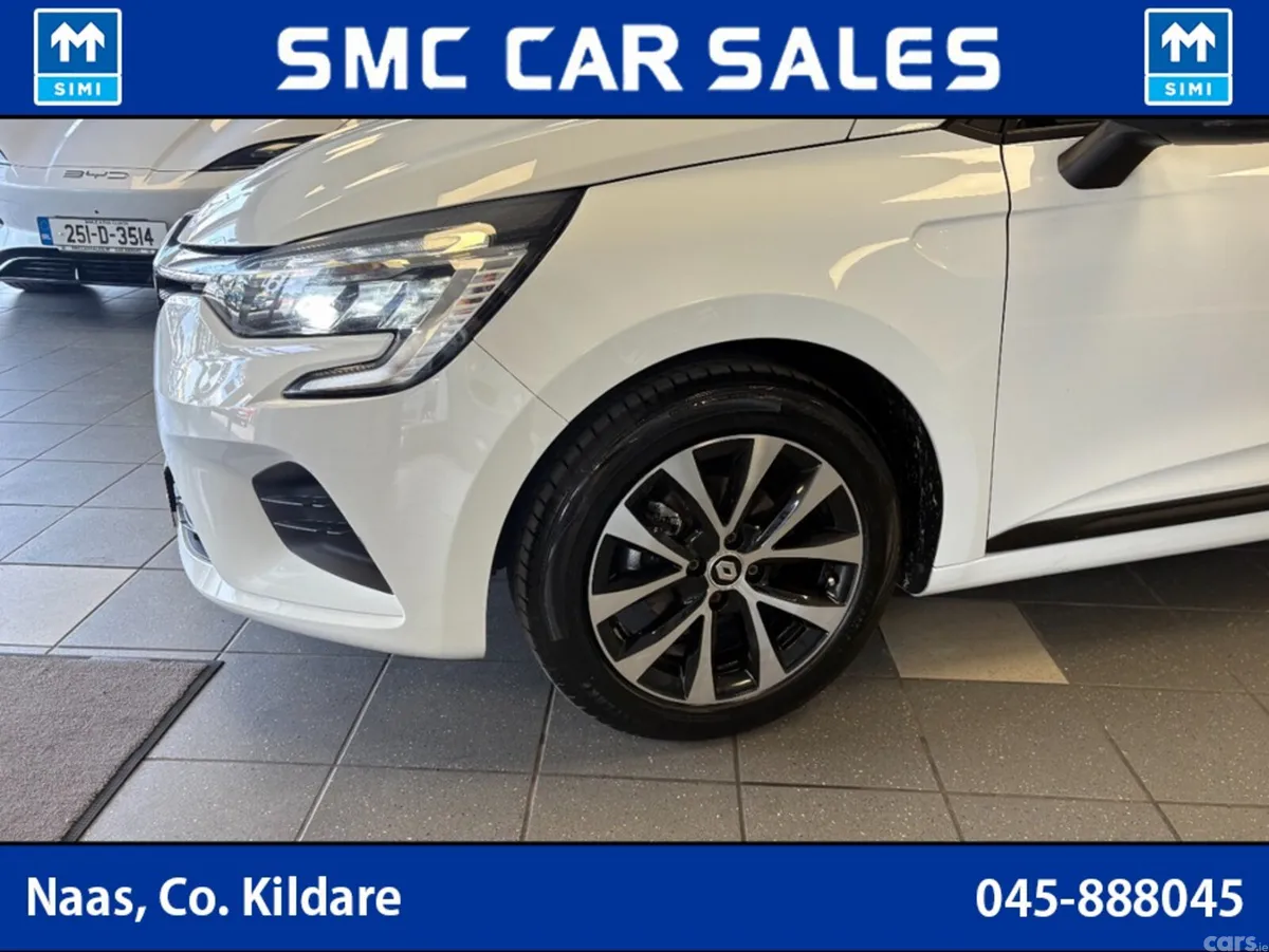 Renault Clio Hatchback, Petrol, 2023, White