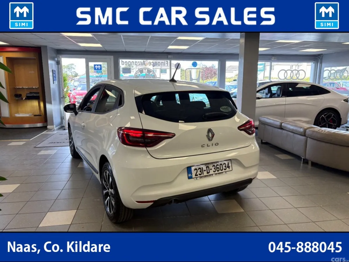 Renault Clio Hatchback, Petrol, 2023, White