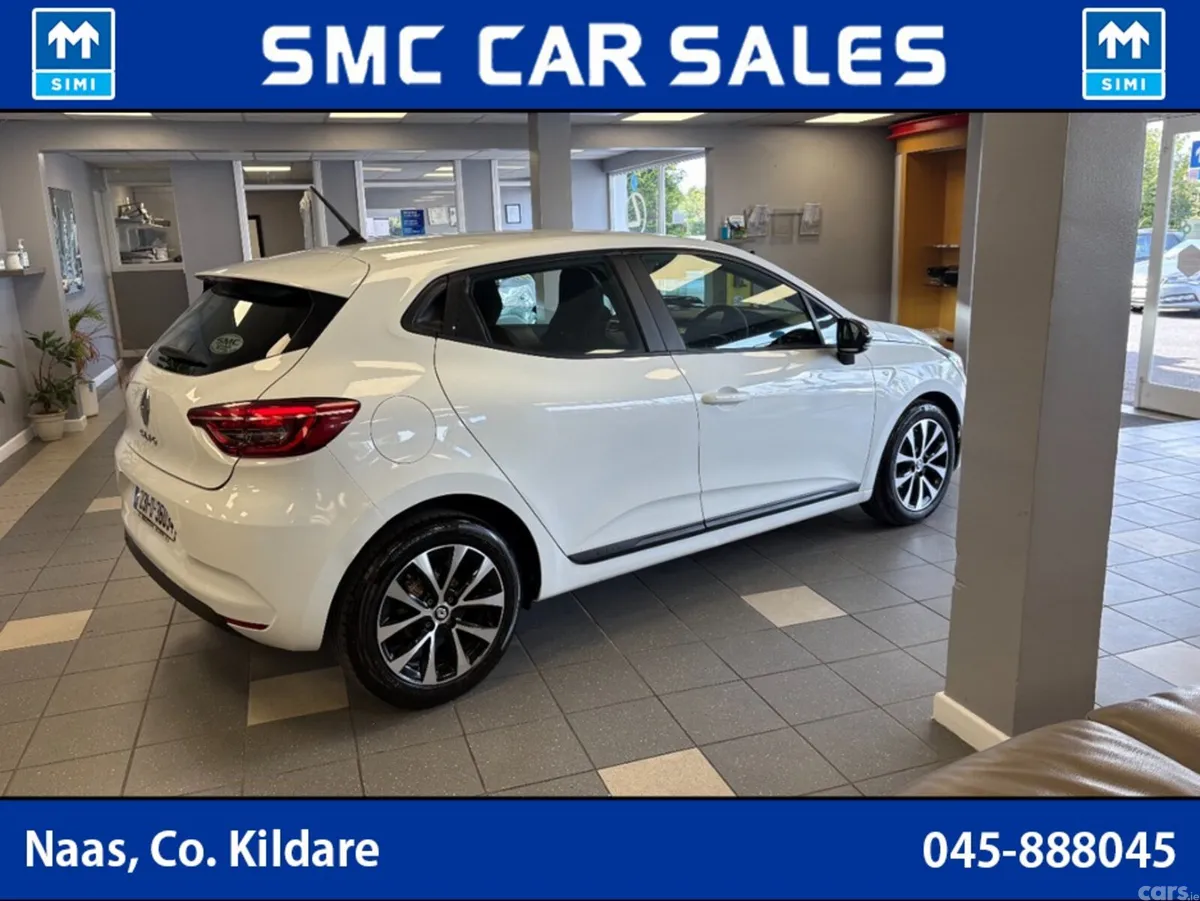 Renault Clio Hatchback, Petrol, 2023, White