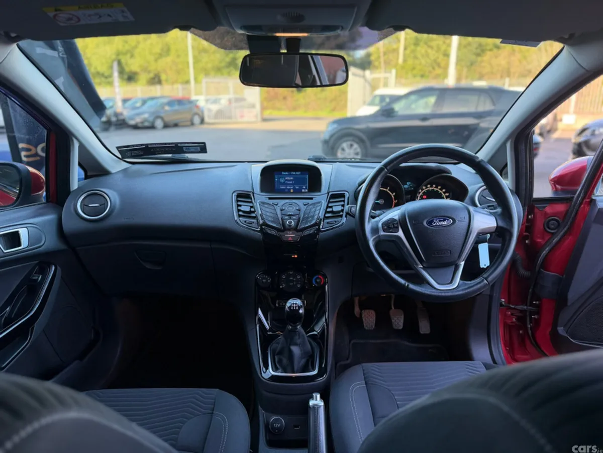 Ford Fiesta Hatchback, Petrol, 2016, Red