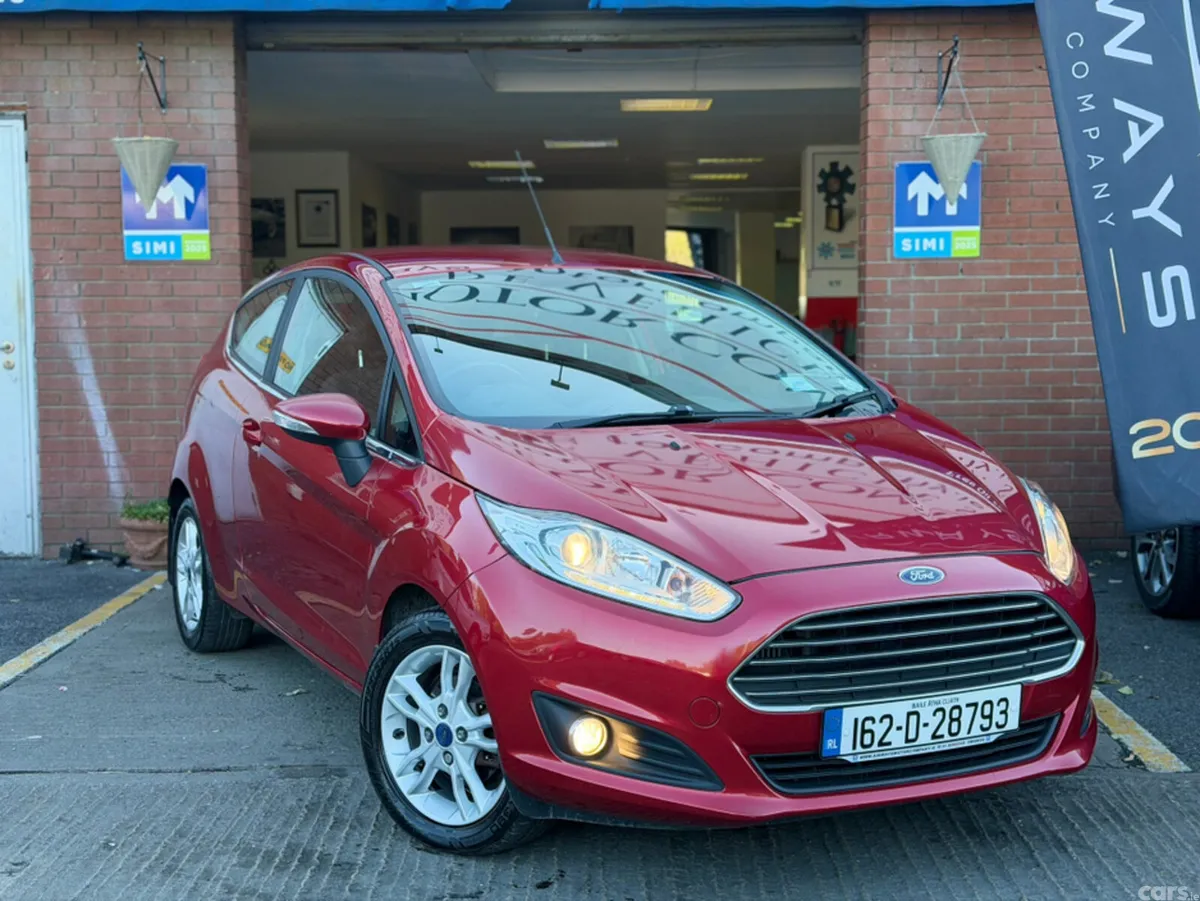 Ford Fiesta Hatchback, Petrol, 2016, Red