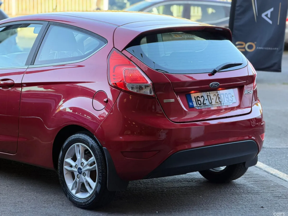 Ford Fiesta Hatchback, Petrol, 2016, Red