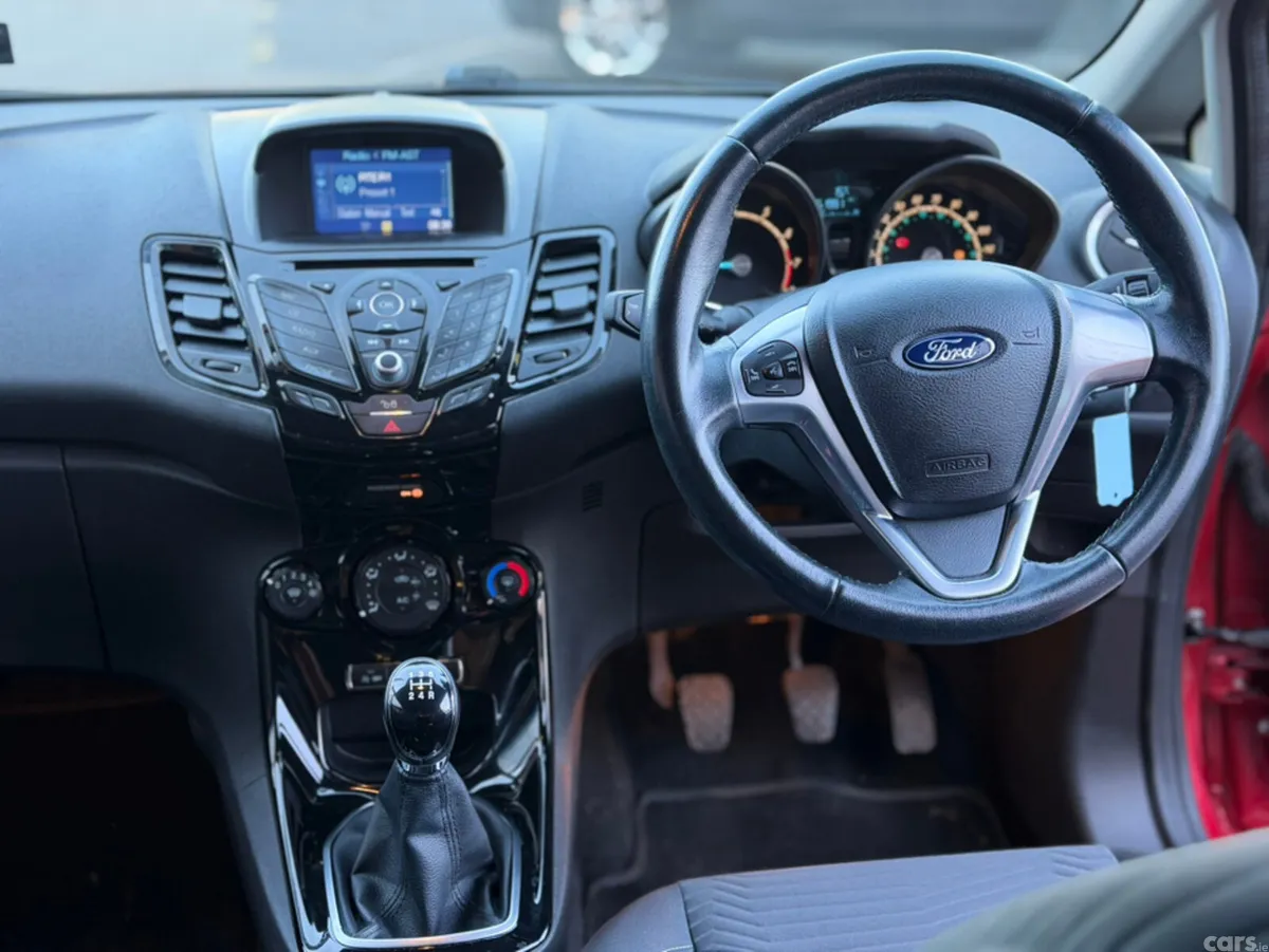 Ford Fiesta Hatchback, Petrol, 2016, Red