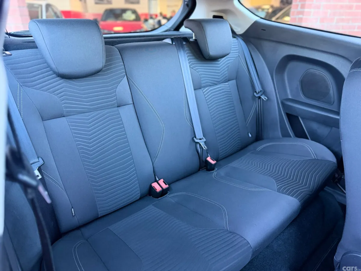 Ford Fiesta Hatchback, Petrol, 2016, Red