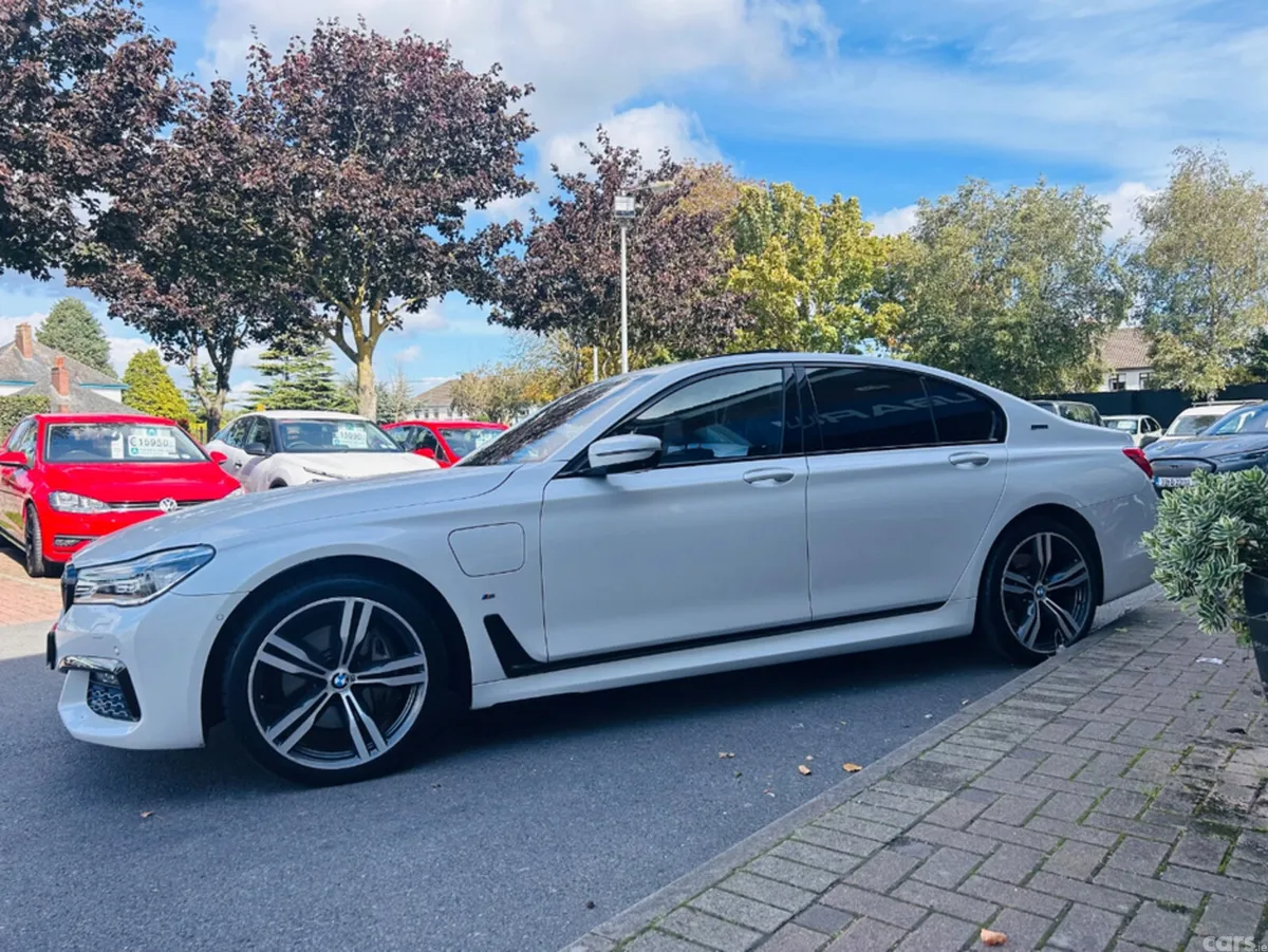 BMW 7-Series Saloon, Petrol Plug-in Hybrid, 2017, White