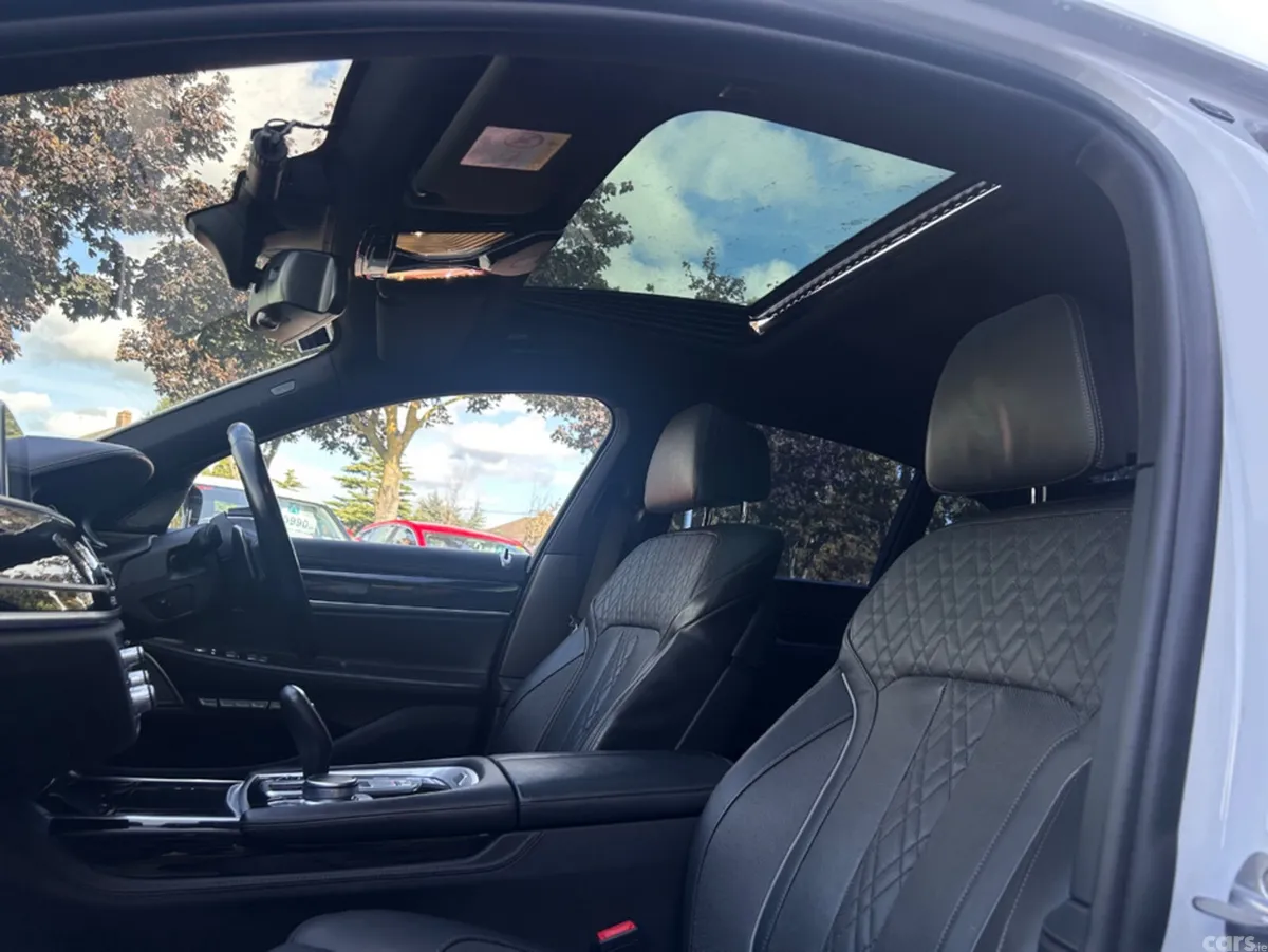 BMW 7-Series Saloon, Petrol Plug-in Hybrid, 2017, White
