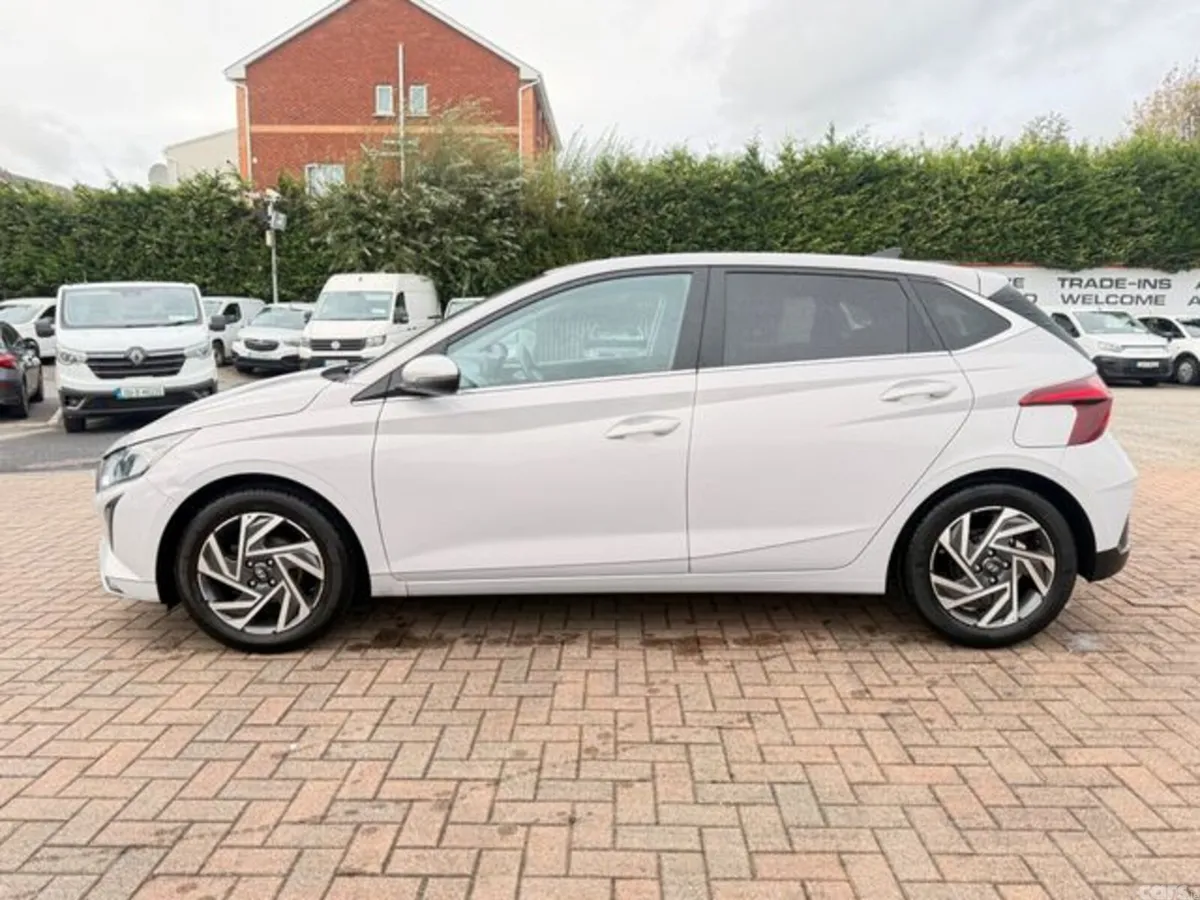 Hyundai i20 Hatchback, Petrol, 2024, Grey