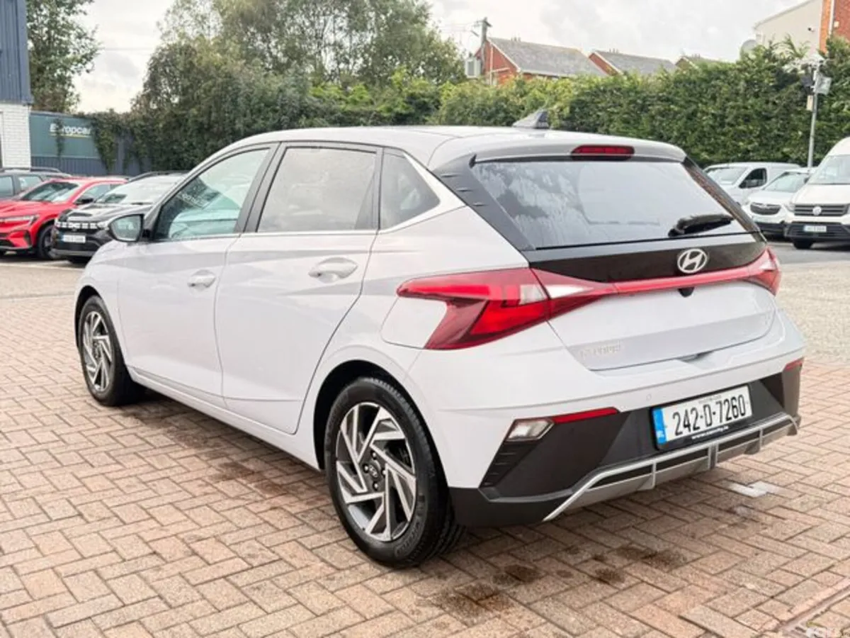 Hyundai i20 Hatchback, Petrol, 2024, Grey