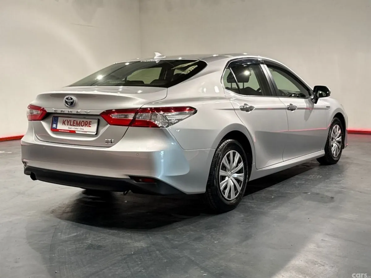 Toyota Camry Saloon, Petrol Hybrid, 2020, Silver