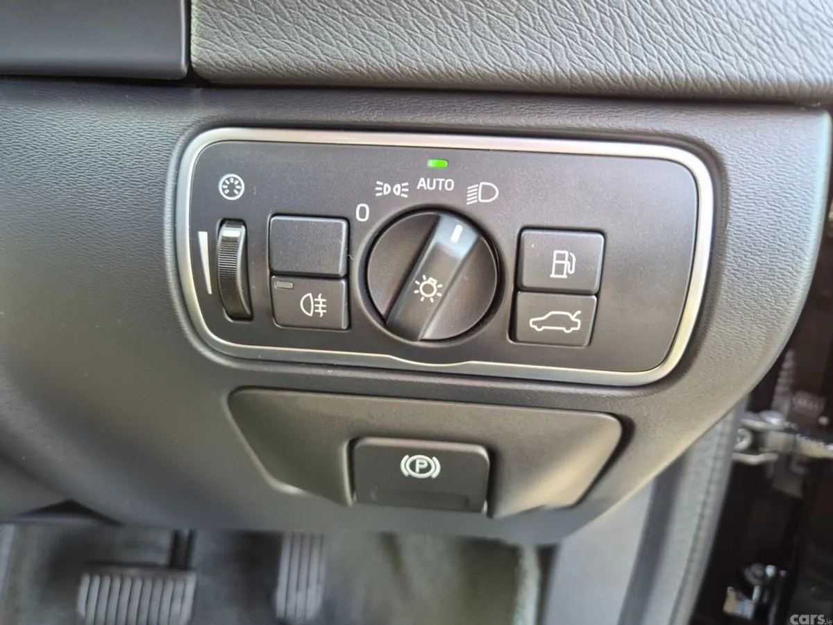 Volvo V60 Estate, Diesel, 2018, Black