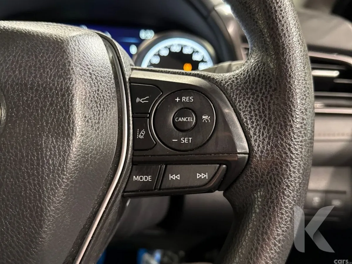 Toyota Camry Saloon, Petrol Hybrid, 2020, Silver