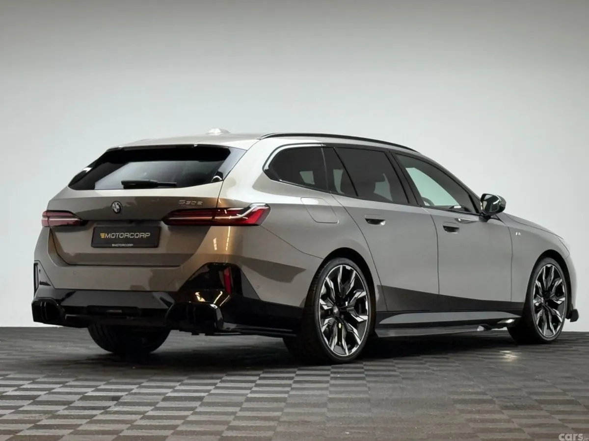 BMW 5-Series Estate, Petrol Plug-in Hybrid, 2025, Grey