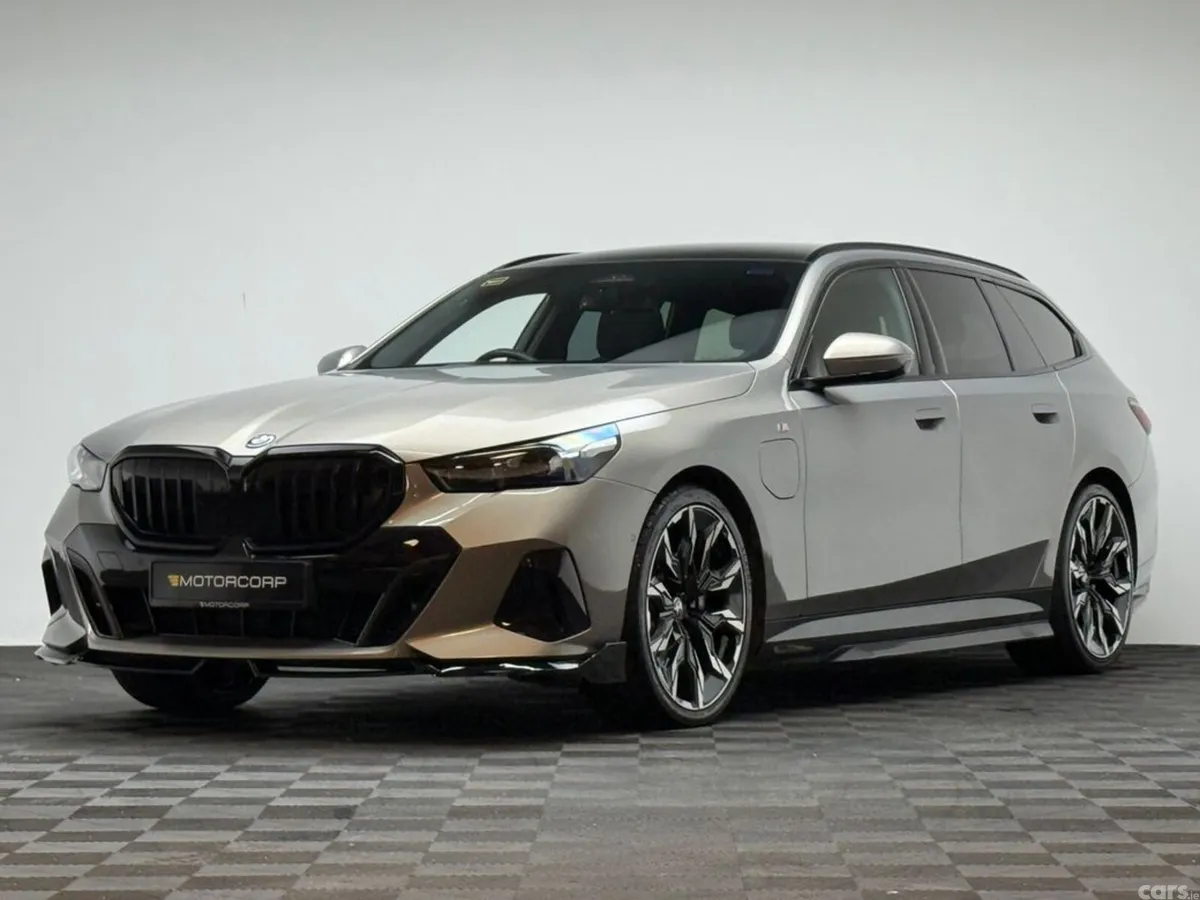 BMW 5-Series Estate, Petrol Plug-in Hybrid, 2025, Grey
