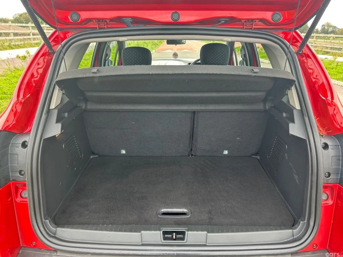 Renault Captur Hatchback, Diesel, 2018, Red