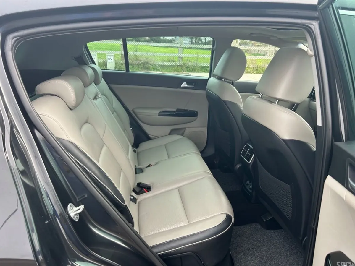 Kia Sportage SUV, Diesel Hybrid, 2021, Black
