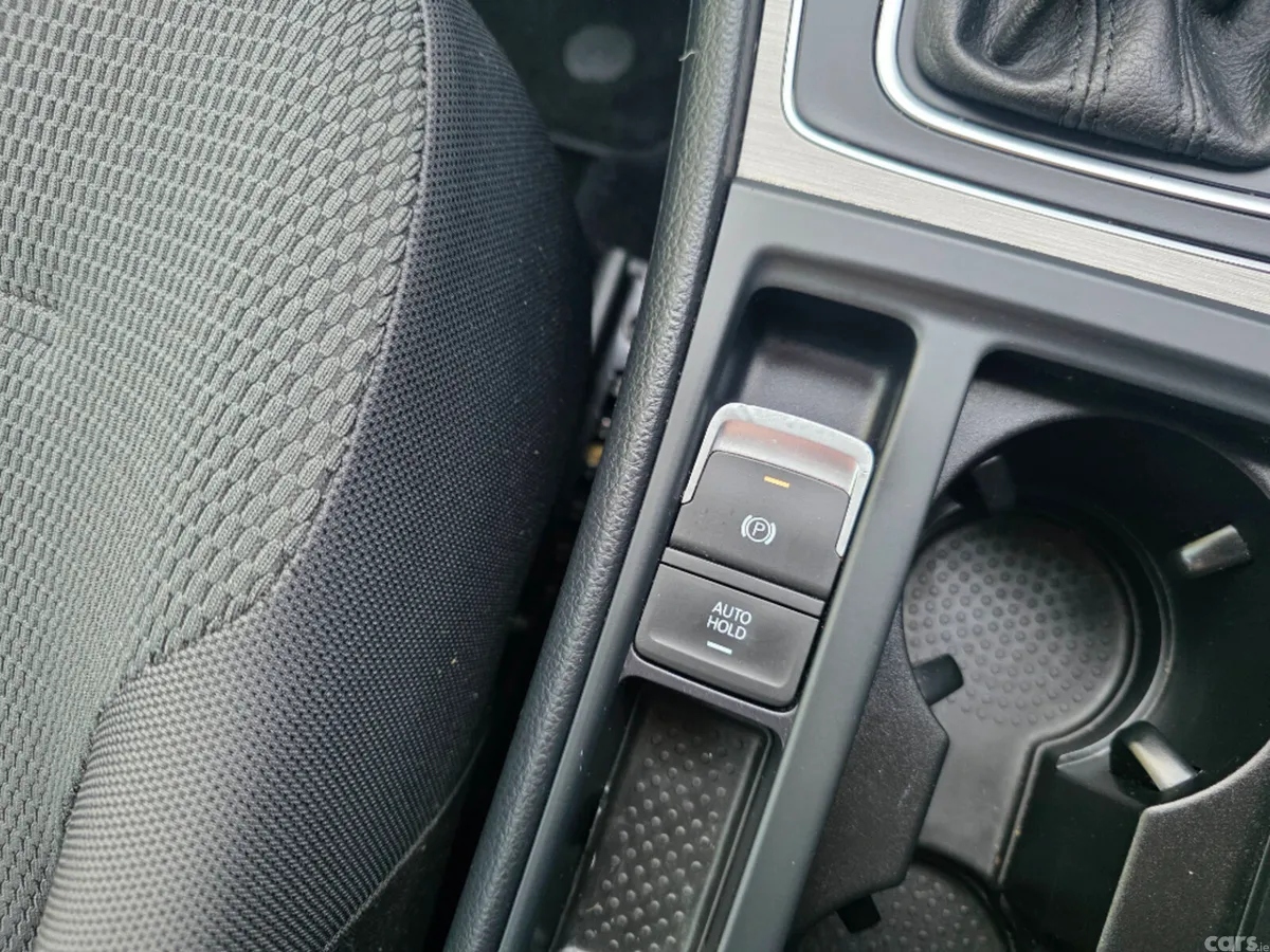 Volkswagen Golf Hatchback, Petrol, 2015, White