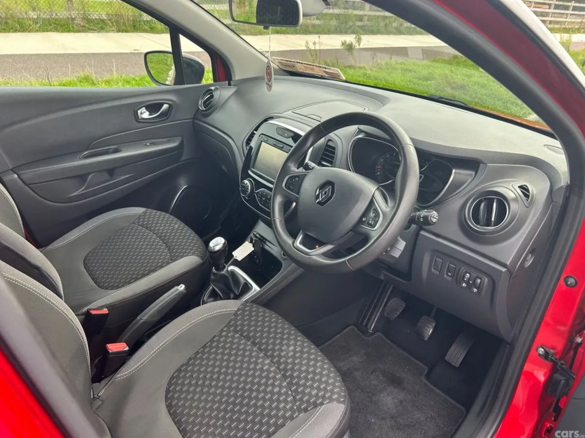 Renault Captur Hatchback, Diesel, 2018, Red