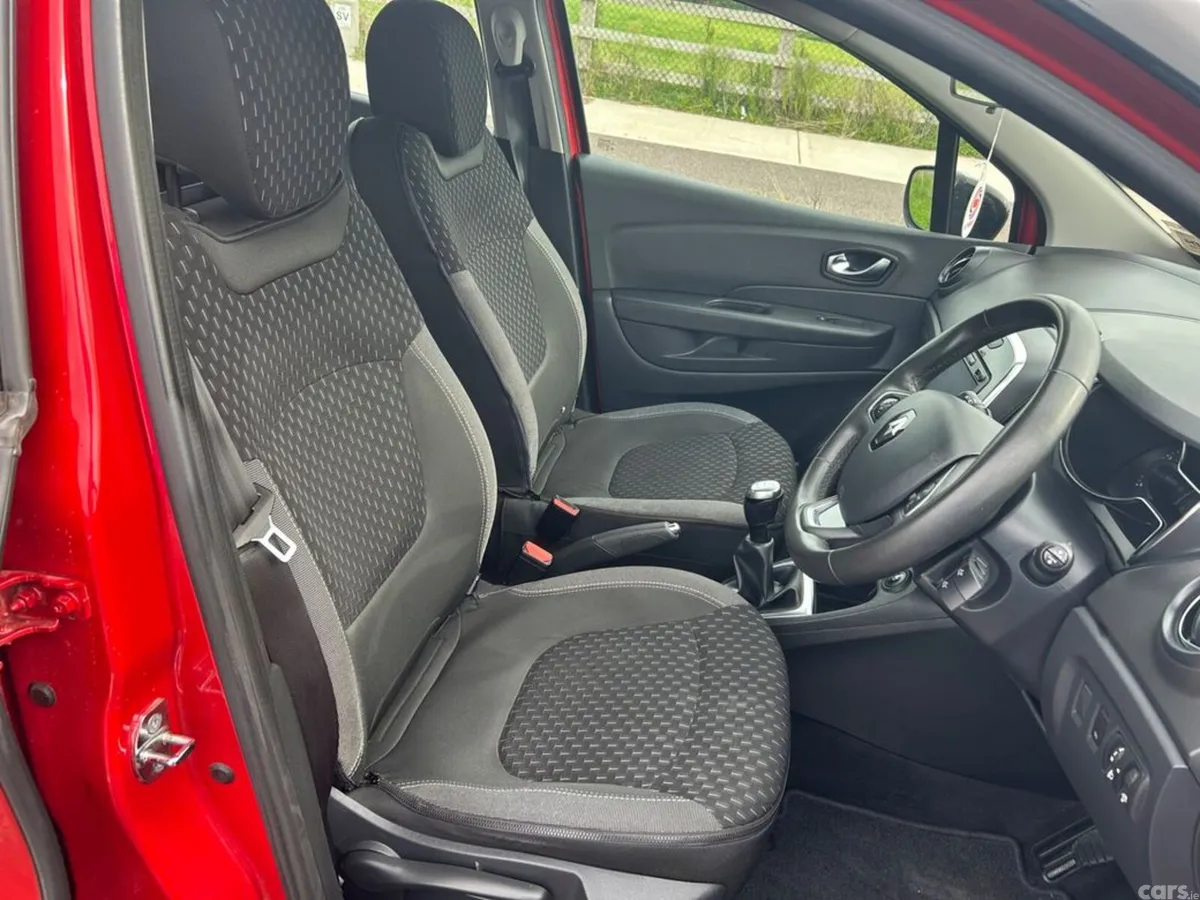 Renault Captur Hatchback, Diesel, 2018, Red
