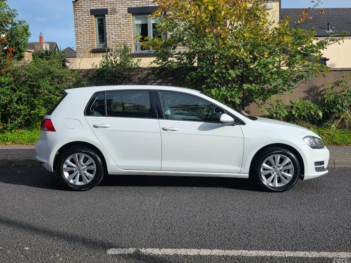 Volkswagen Golf Hatchback, Petrol, 2015, White