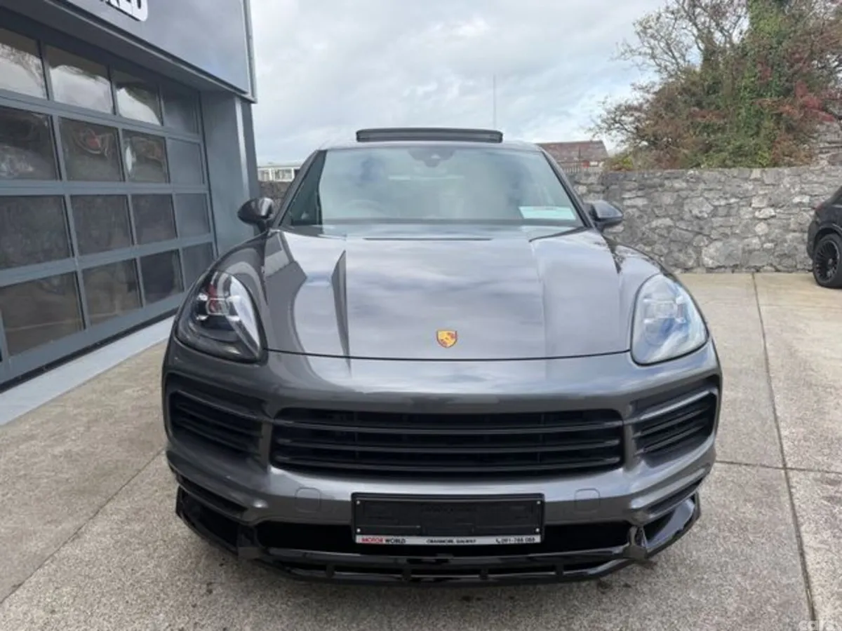 Porsche Cayenne SUV, Petrol Plug-in Hybrid, 2023, Grey