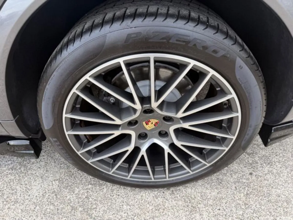 Porsche Cayenne SUV, Petrol Plug-in Hybrid, 2023, Grey