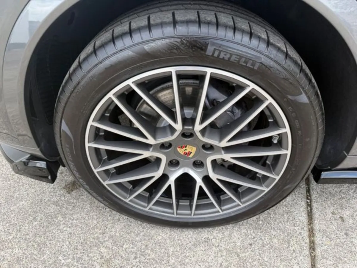 Porsche Cayenne SUV, Petrol Plug-in Hybrid, 2023, Grey
