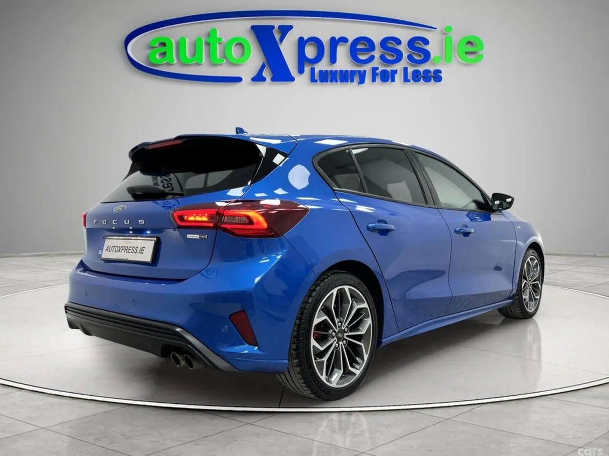 Ford Focus Hatchback, Petrol, 2023, Blue