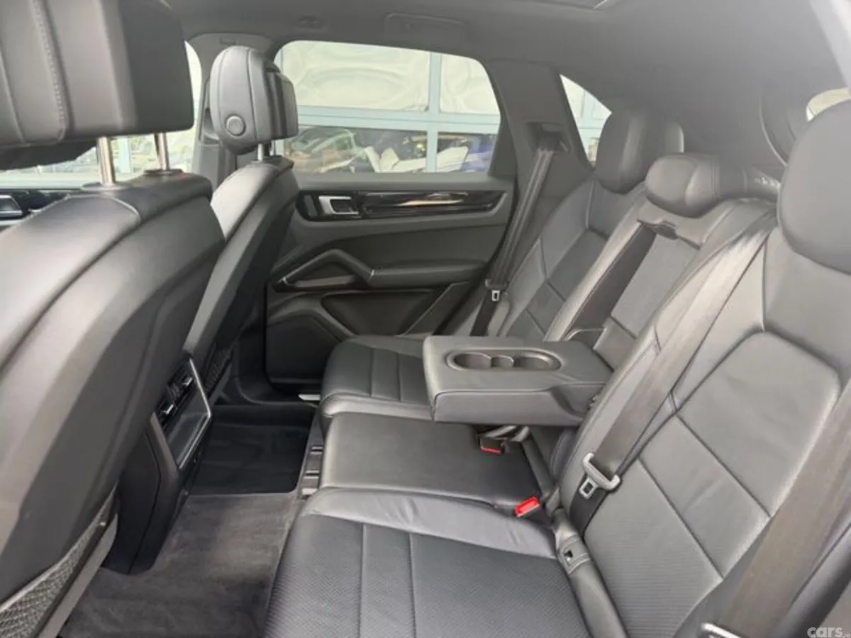 Porsche Cayenne SUV, Petrol Plug-in Hybrid, 2023, Grey