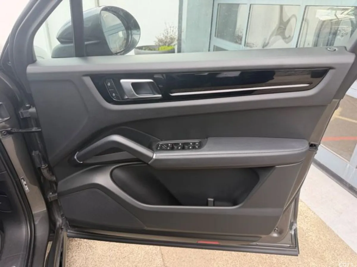 Porsche Cayenne SUV, Petrol Plug-in Hybrid, 2023, Grey