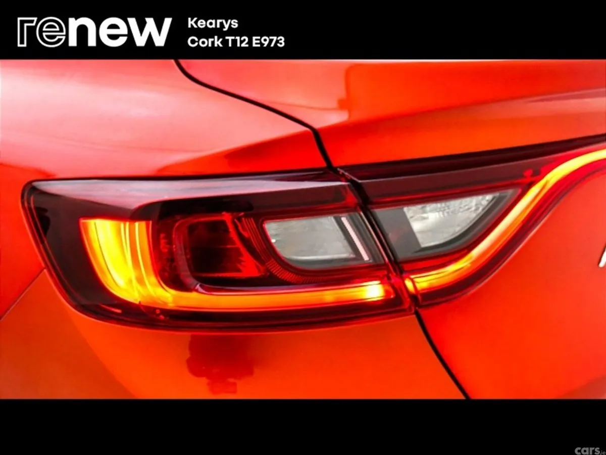Renault Arkana SUV, Petrol, 2023, Red