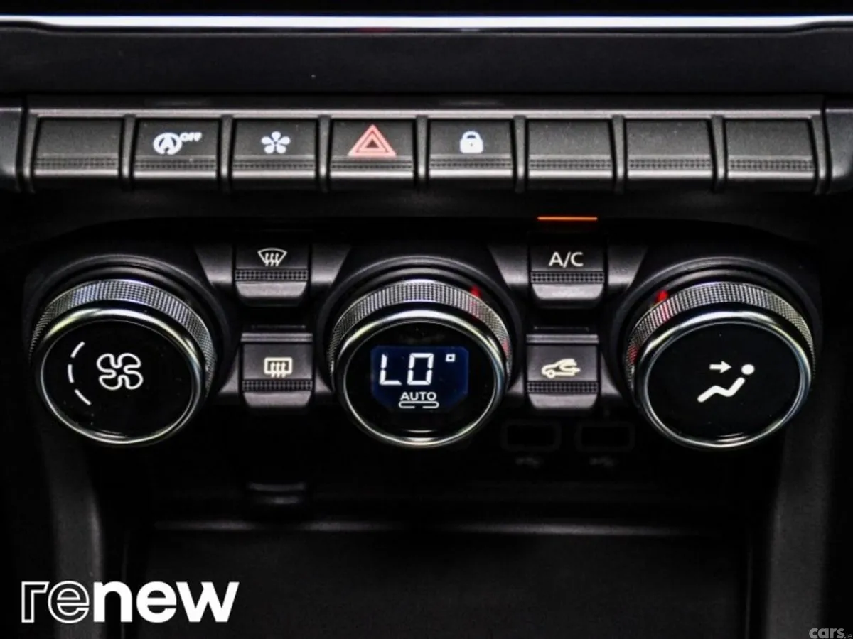 Renault Arkana SUV, Petrol, 2023, Red