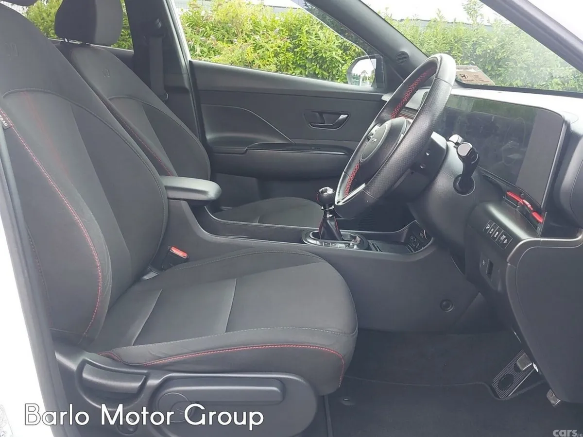 Hyundai KONA MPV, Petrol, 2023, White