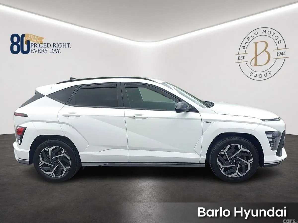 Hyundai KONA MPV, Petrol, 2023, White