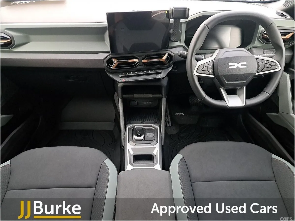 Dacia Duster SUV, Petrol Hybrid, 2026, Grey