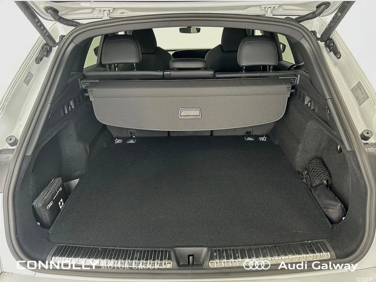 Audi Q5 SUV, Petrol Plug-in Hybrid, 2027, White