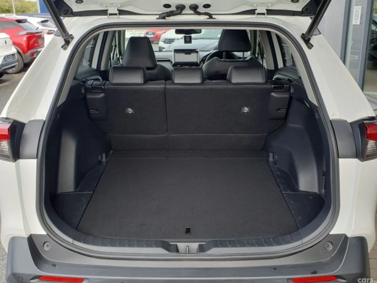 Toyota RAV4 SUV, Petrol Hybrid, 2021, White