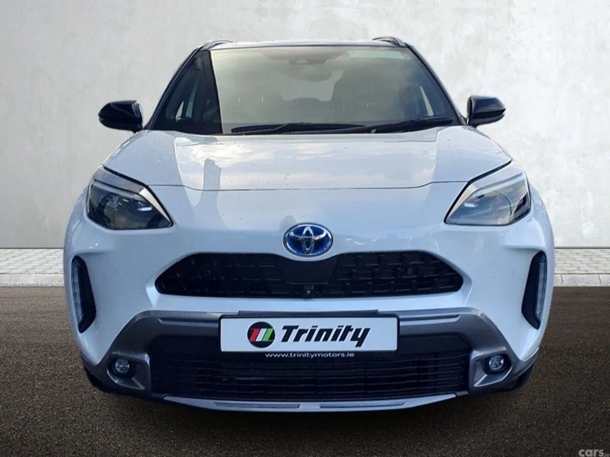 Toyota Yaris Cross Hatchback, Petrol Hybrid, 2023, White