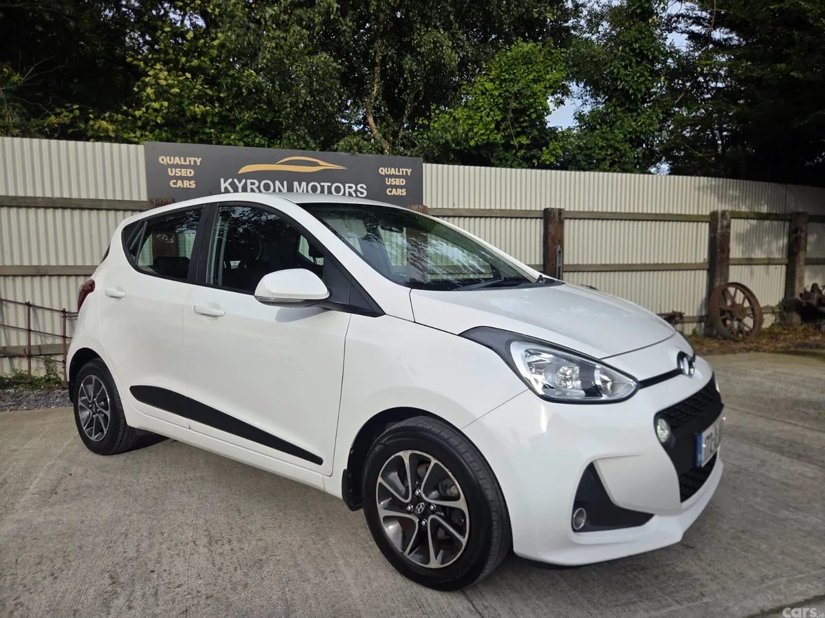 Hyundai i10 Hatchback, Petrol, 2017, White
