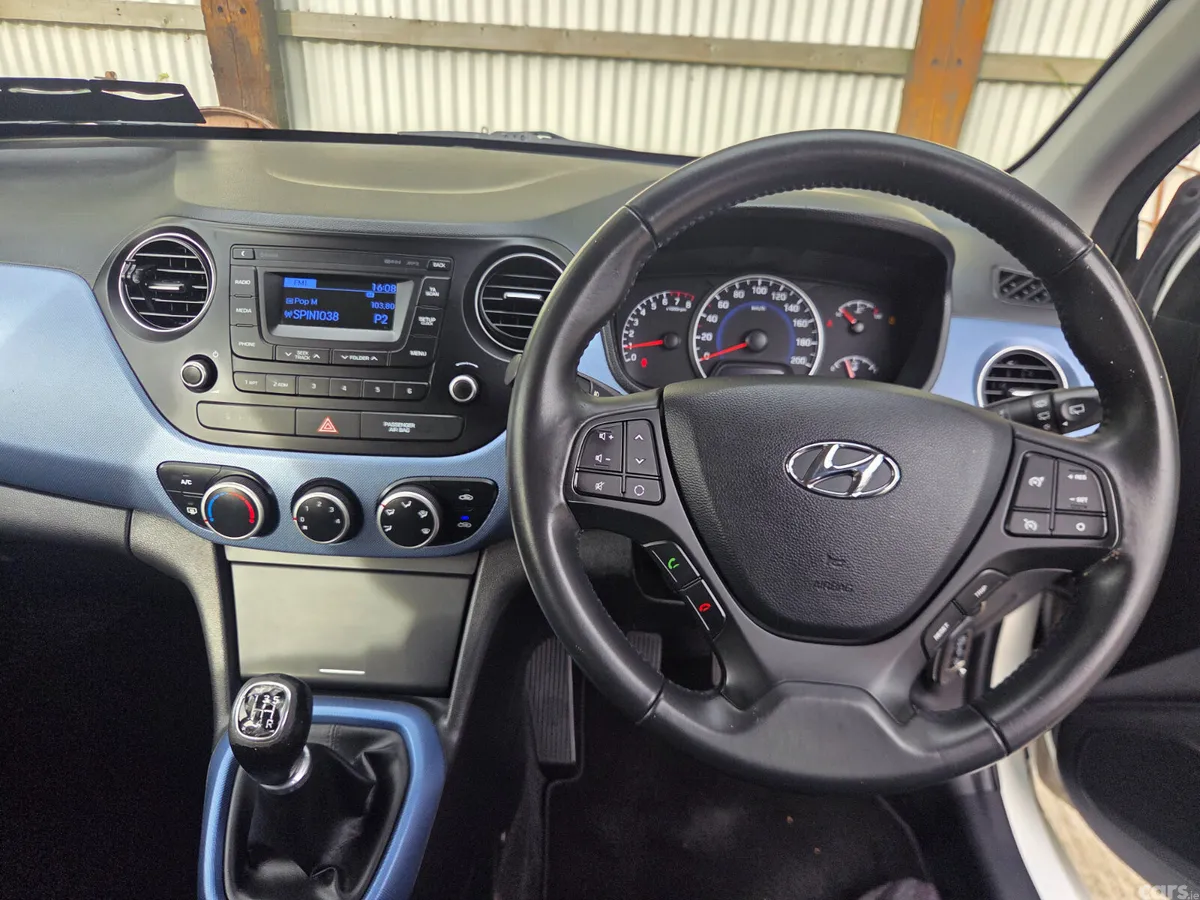 Hyundai i10 Hatchback, Petrol, 2017, White