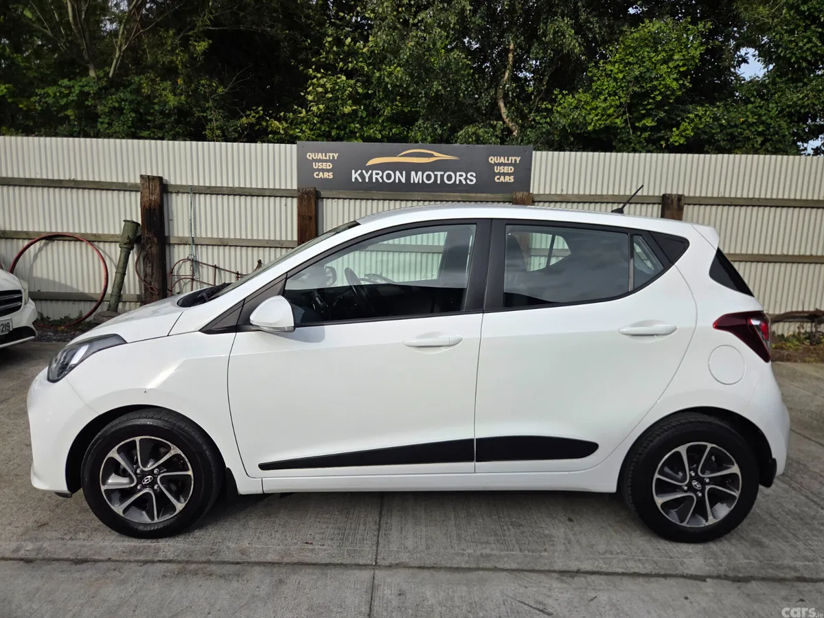 Hyundai i10 Hatchback, Petrol, 2017, White