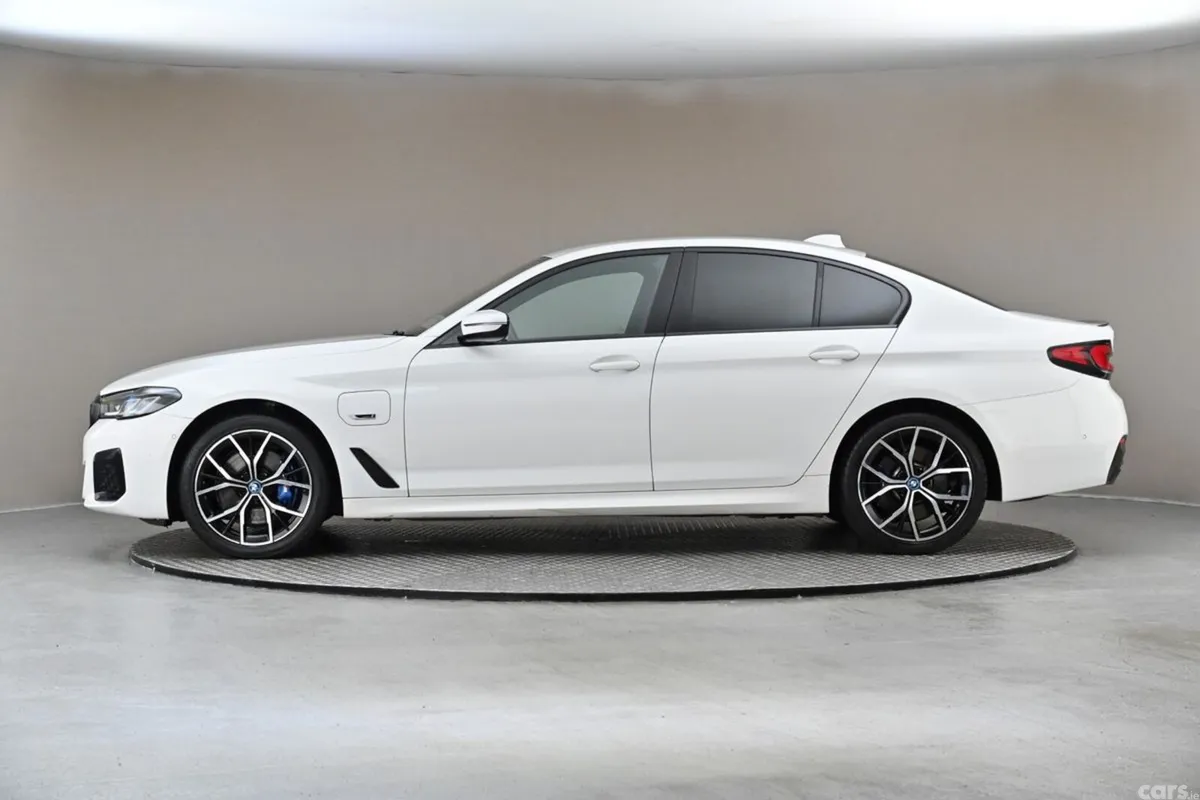 BMW 5-Series Saloon, Petrol Plug-in Hybrid, 2023, White