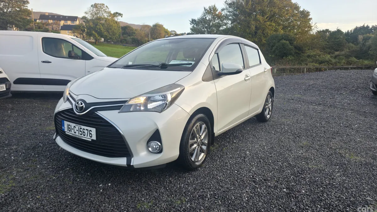 Toyota Yaris Hatchback, Petrol, 2016, White