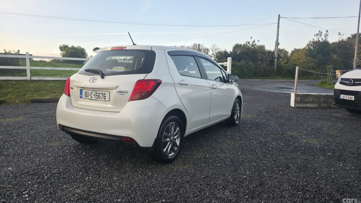Toyota Yaris Hatchback, Petrol, 2016, White