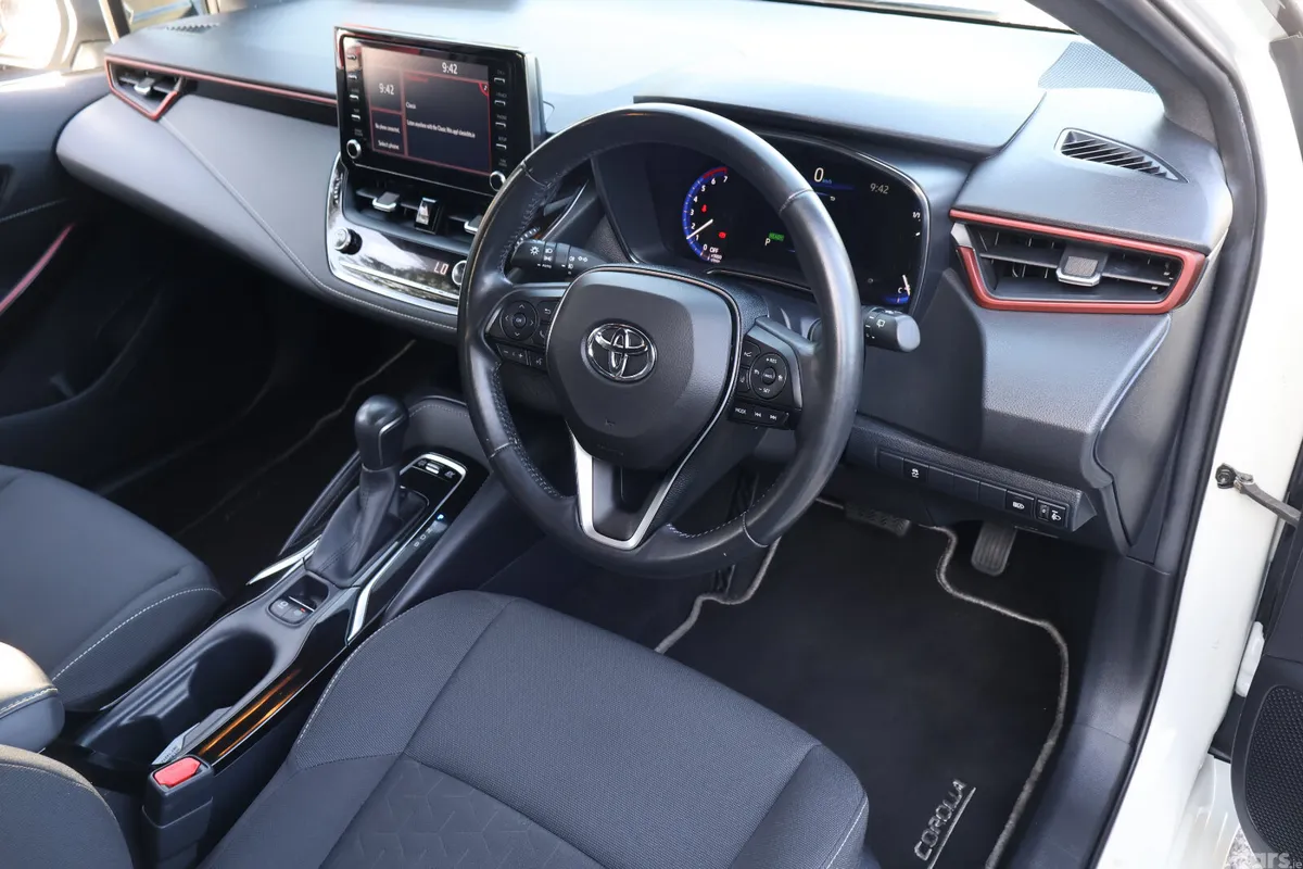Toyota Corolla Hatchback, Petrol Hybrid, 2019, White