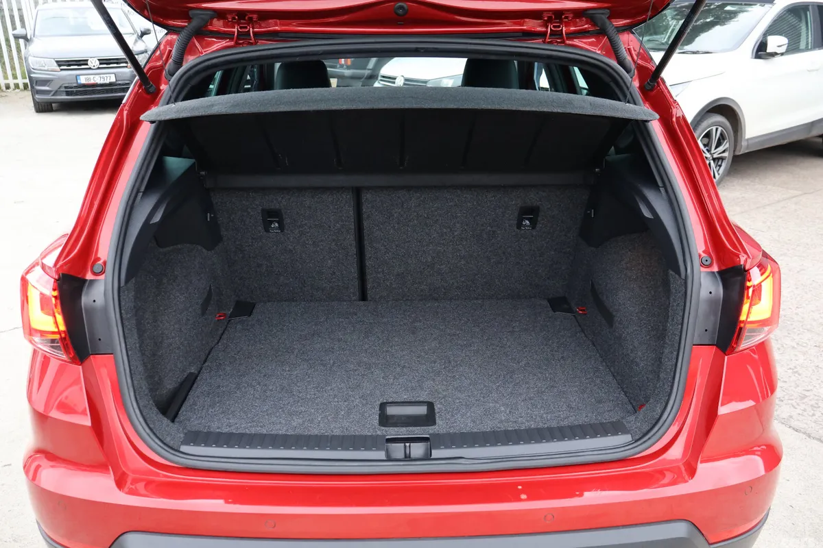 SEAT Arona SUV, Petrol, 2020, Red