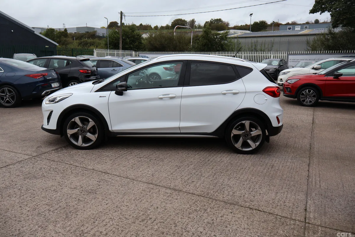 Ford Fiesta Hatchback, Petrol, 2020, White
