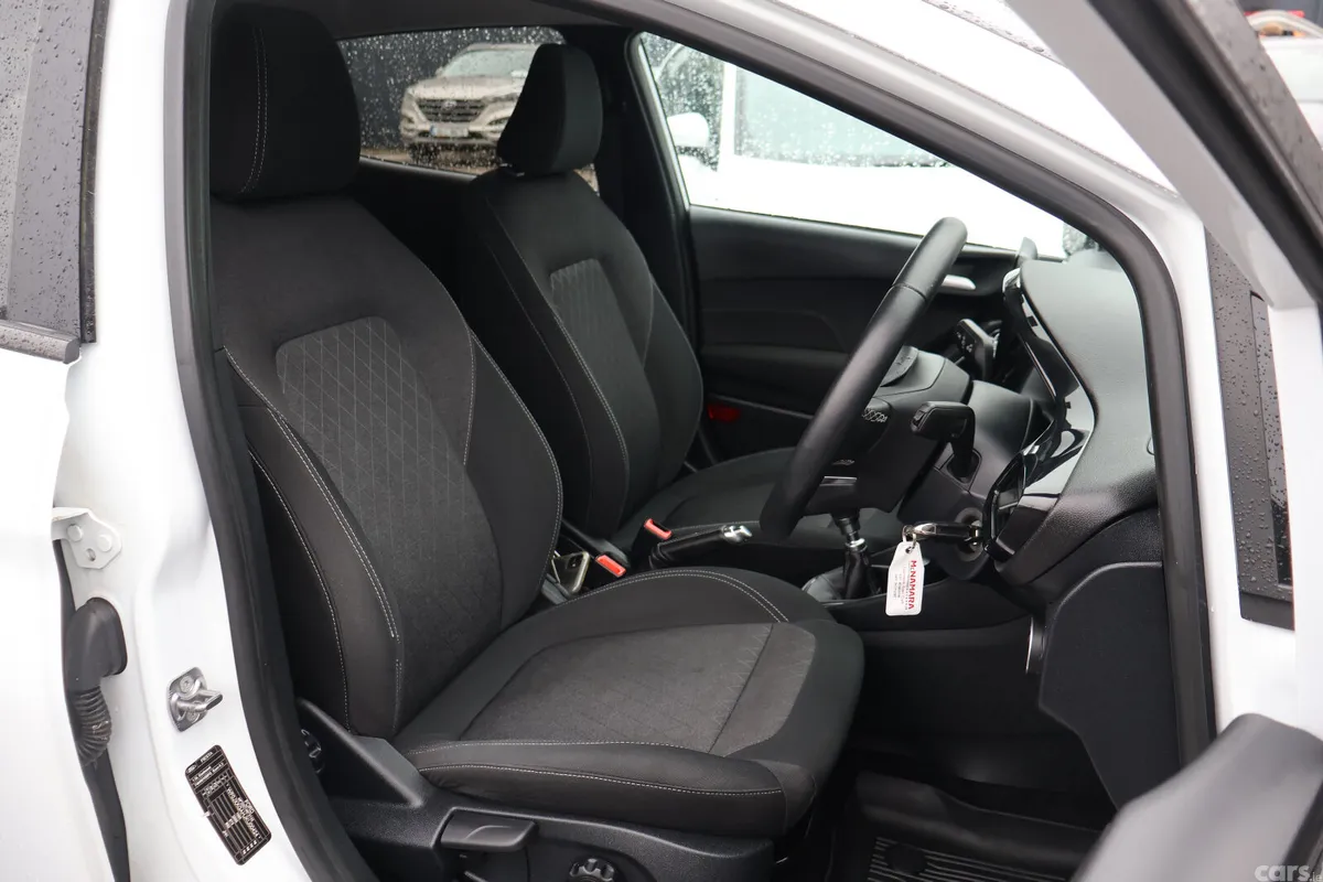 Ford Fiesta Hatchback, Petrol, 2020, White