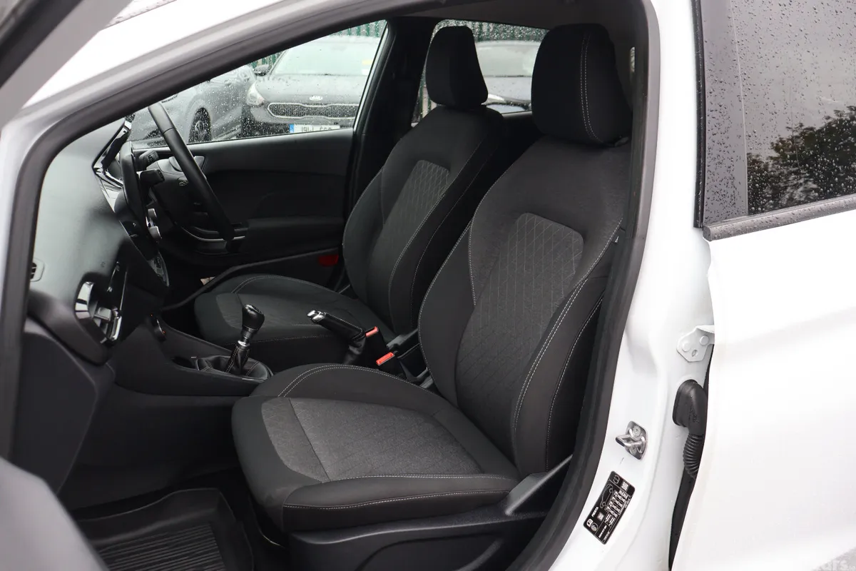 Ford Fiesta Hatchback, Petrol, 2020, White